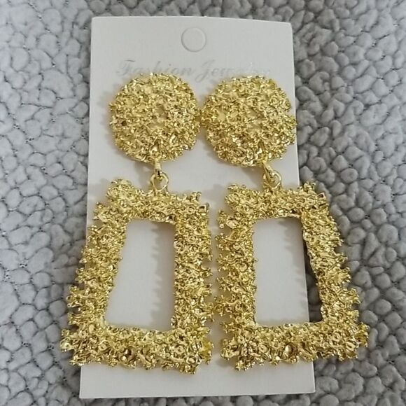 Women Vintage style Large Geometric Drop Dangle Gold Earrings - Picture 3 of 9